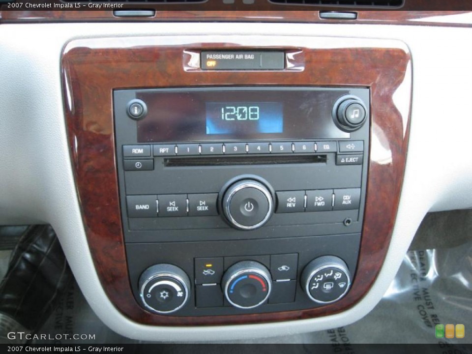Gray Interior Controls for the 2007 Chevrolet Impala LS #39846082