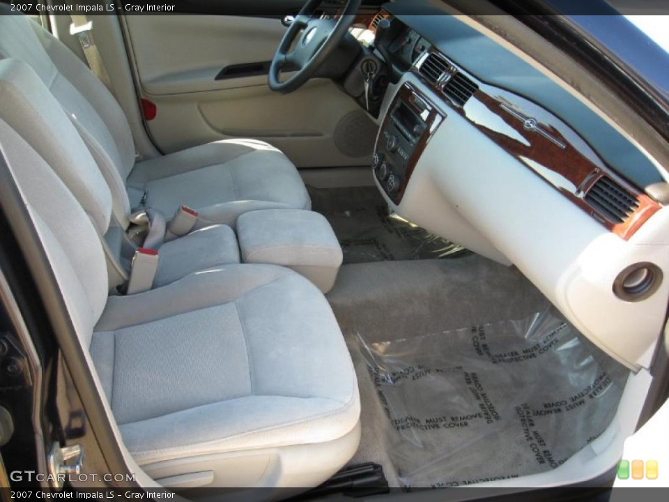 Gray Interior Dashboard for the 2007 Chevrolet Impala LS #39846186