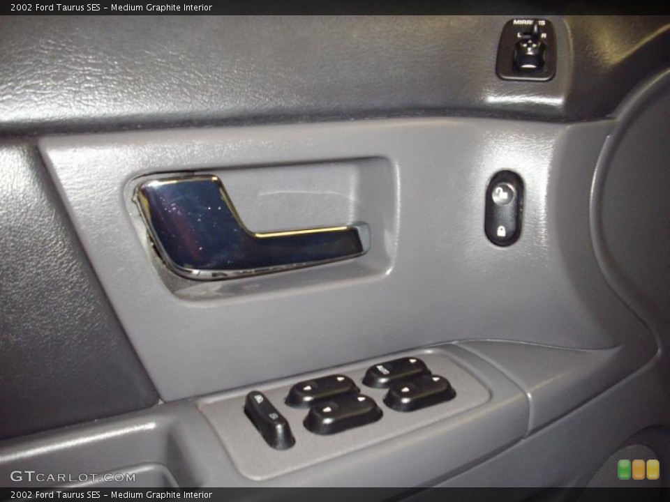 Medium Graphite Interior Controls for the 2002 Ford Taurus SES #39855218