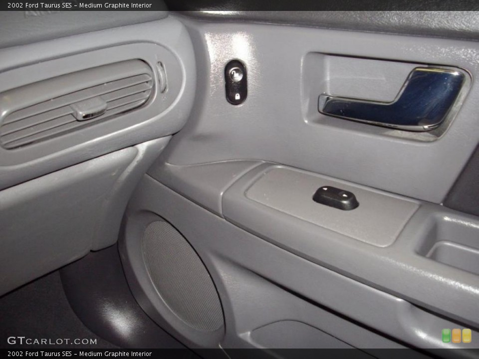 Medium Graphite Interior Controls for the 2002 Ford Taurus SES #39855278