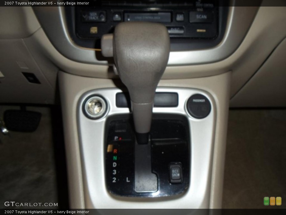 Ivory Beige Interior Transmission for the 2007 Toyota Highlander V6 #39858074