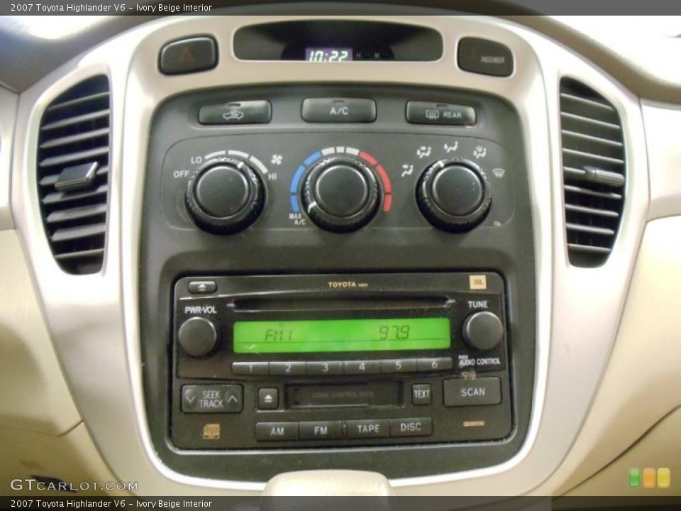 Ivory Beige Interior Controls for the 2007 Toyota Highlander V6 #39858114