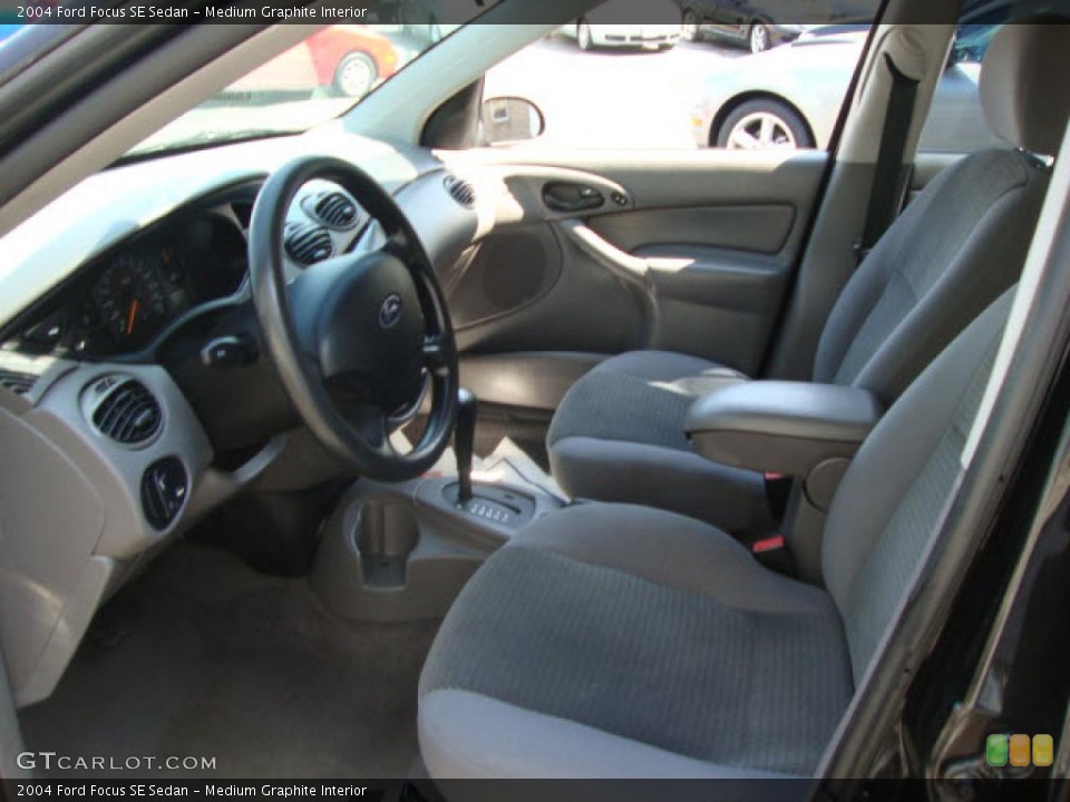 Medium Graphite Interior Photo for the 2004 Ford Focus SE Sedan #39861399