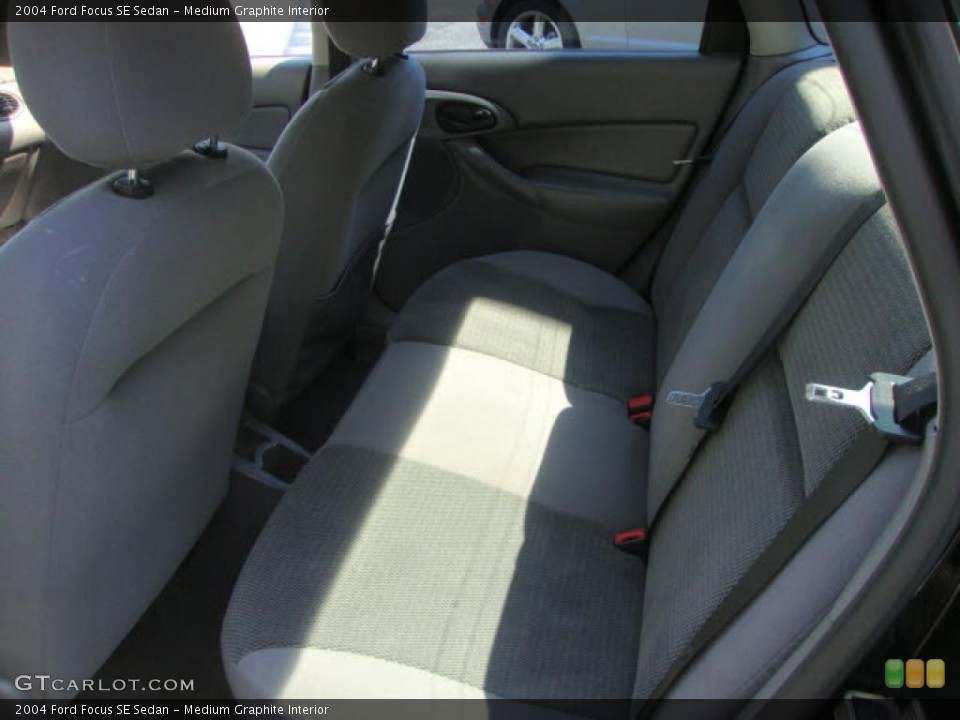 Medium Graphite Interior Photo for the 2004 Ford Focus SE Sedan #39861436