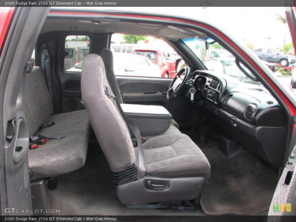 Mist Gray Interior Photo for the 2000 Dodge Ram 1500 SLT Extended Cab #39861795