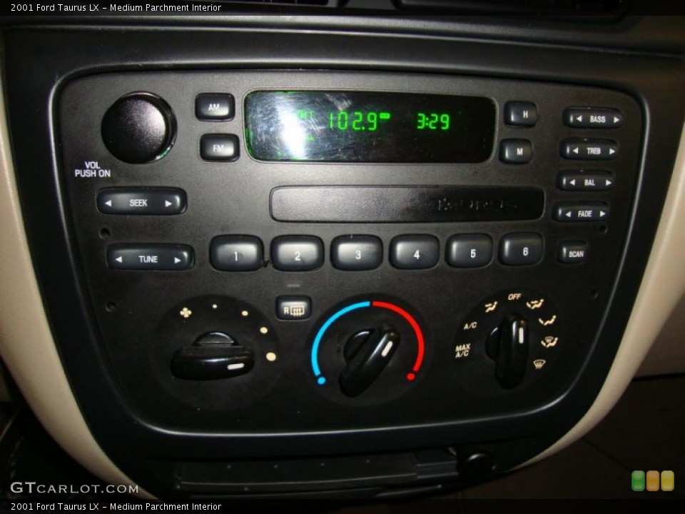 Medium Parchment Interior Controls for the 2001 Ford Taurus LX #39865803
