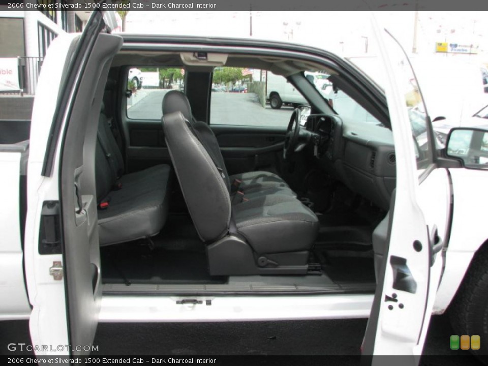 Dark Charcoal Interior Photo for the 2006 Chevrolet Silverado 1500 Extended Cab #39865983
