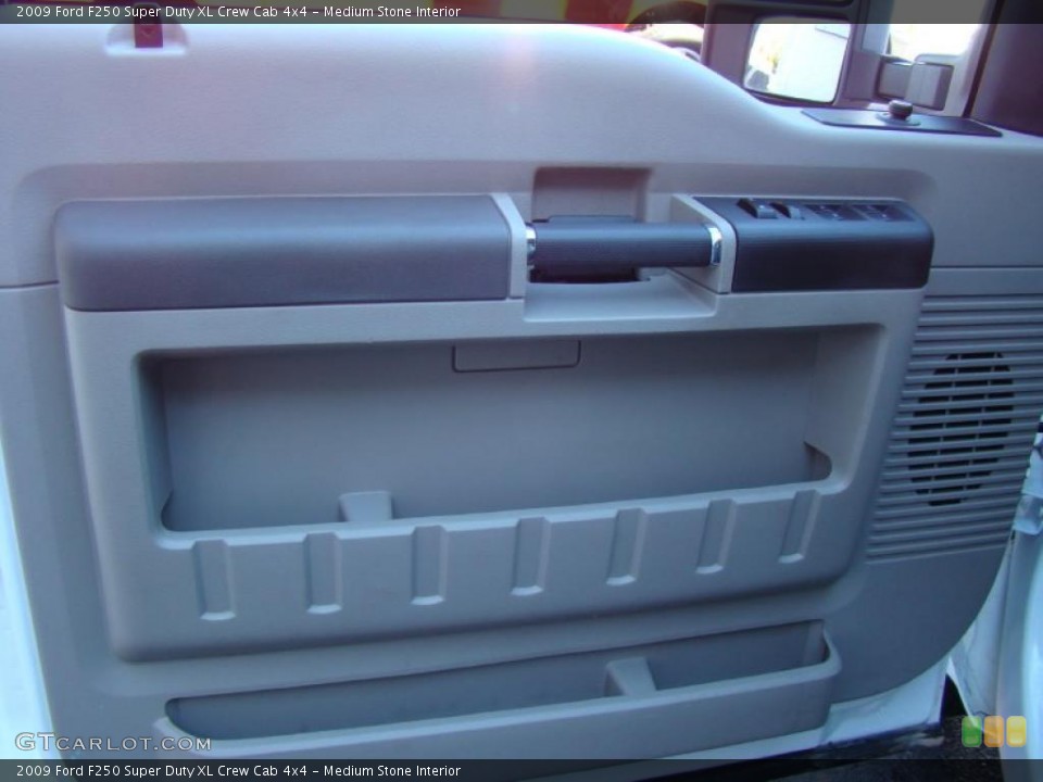 Medium Stone Interior Door Panel for the 2009 Ford F250 Super Duty XL Crew Cab 4x4 #39869735