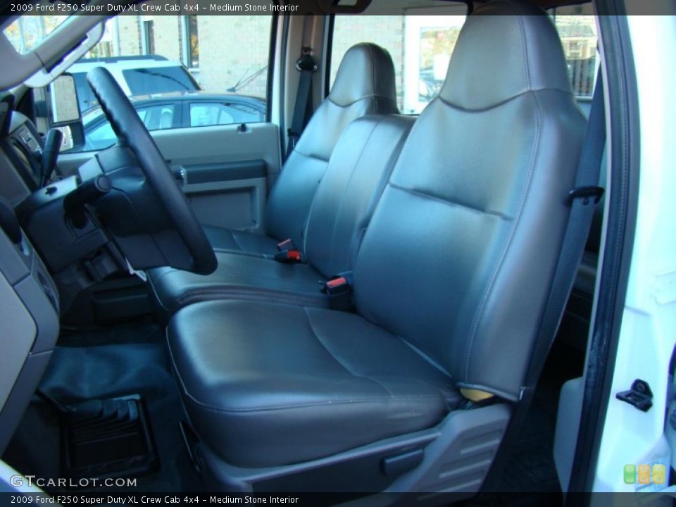 Medium Stone Interior Photo for the 2009 Ford F250 Super Duty XL Crew Cab 4x4 #39869747