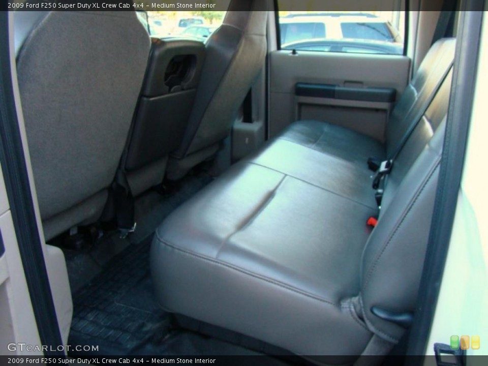 Medium Stone Interior Photo for the 2009 Ford F250 Super Duty XL Crew Cab 4x4 #39869767