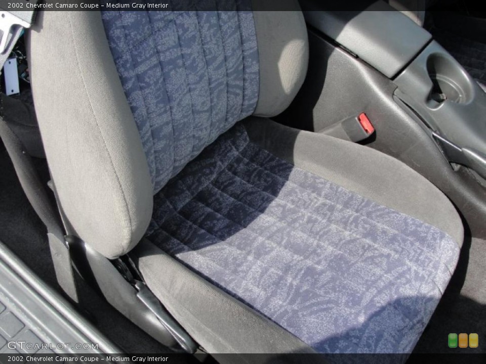 Medium Gray Interior Photo for the 2002 Chevrolet Camaro Coupe #39872772