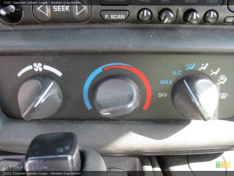 Medium Gray Interior Controls for the 2002 Chevrolet Camaro Coupe #39872924