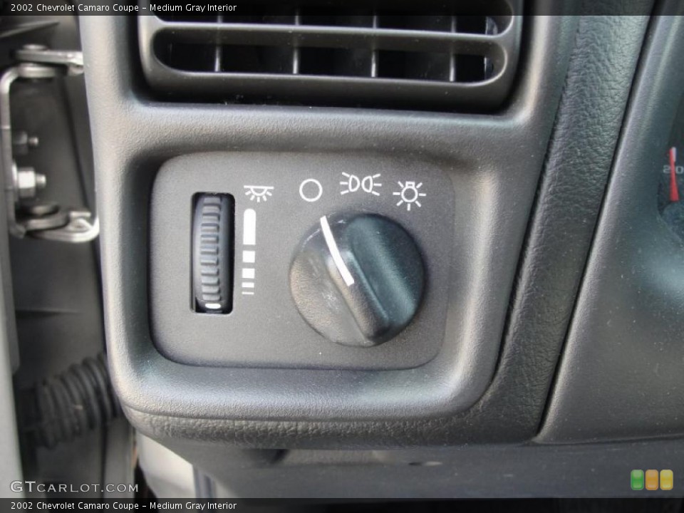 Medium Gray Interior Controls for the 2002 Chevrolet Camaro Coupe #39872974