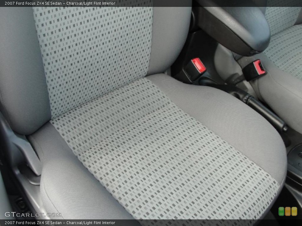 Charcoal/Light Flint Interior Photo for the 2007 Ford Focus ZX4 SE Sedan #39875213