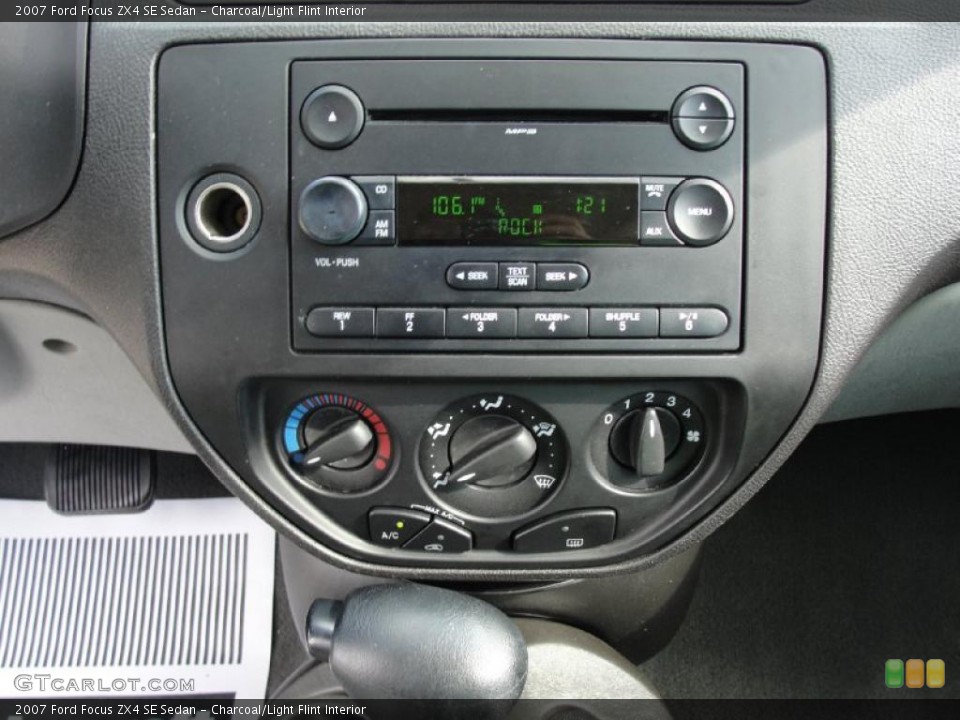 Charcoal/Light Flint Interior Controls for the 2007 Ford Focus ZX4 SE Sedan #39875401