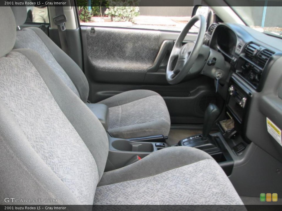 Gray Interior Photo for the 2001 Isuzu Rodeo LS #39877083