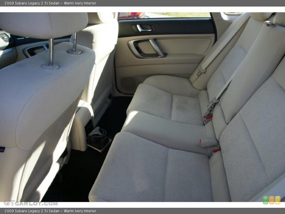 Warm Ivory Interior Photo for the 2009 Subaru Legacy 2.5i Sedan #39877211