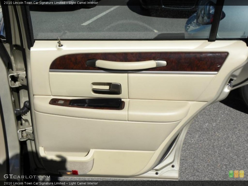 Light Camel Interior Door Panel for the 2010 Lincoln Town Car Signature Limited #39879451