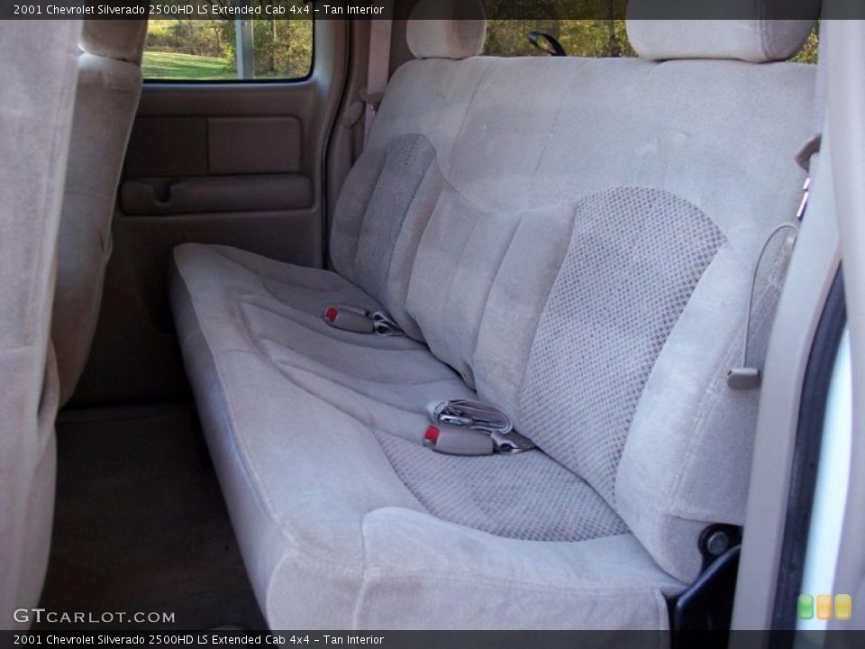 Tan Interior Photo for the 2001 Chevrolet Silverado 2500HD LS Extended Cab 4x4 #39880223