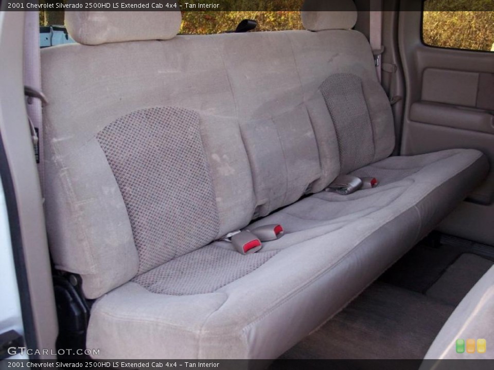 Tan Interior Photo for the 2001 Chevrolet Silverado 2500HD LS Extended Cab 4x4 #39880295