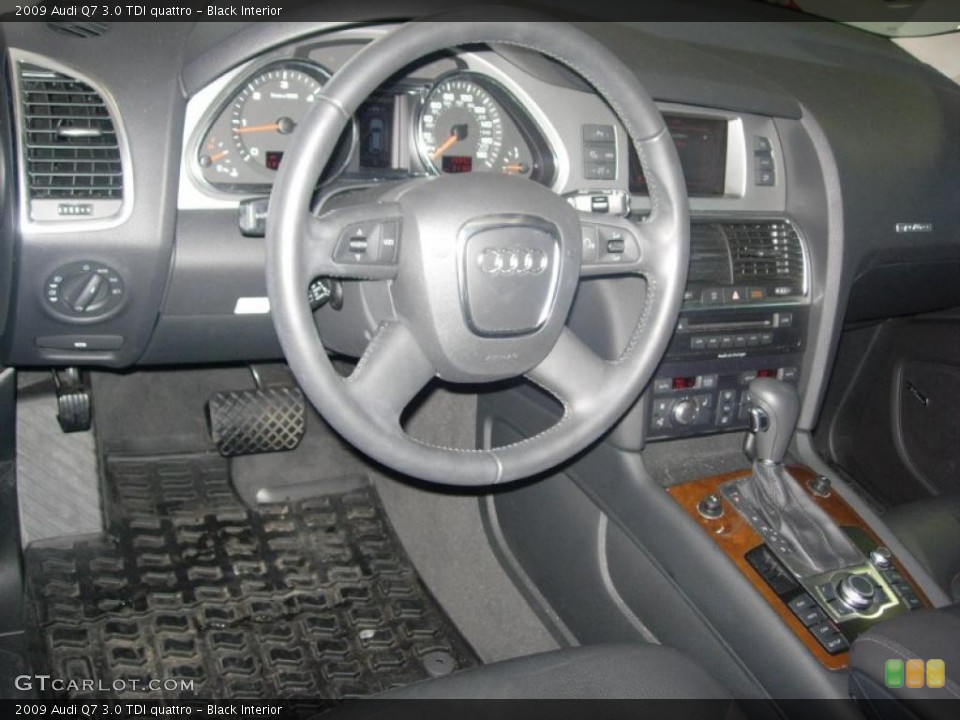 Black Interior Steering Wheel for the 2009 Audi Q7 3.0 TDI quattro #39880587