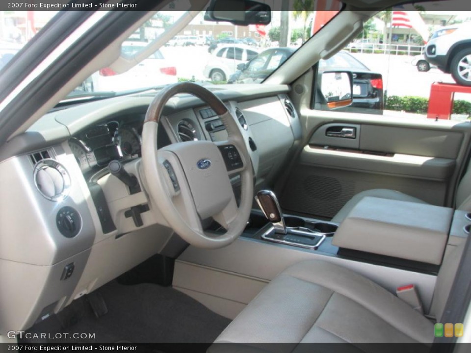 Stone Interior Photo for the 2007 Ford Expedition Limited #39880591