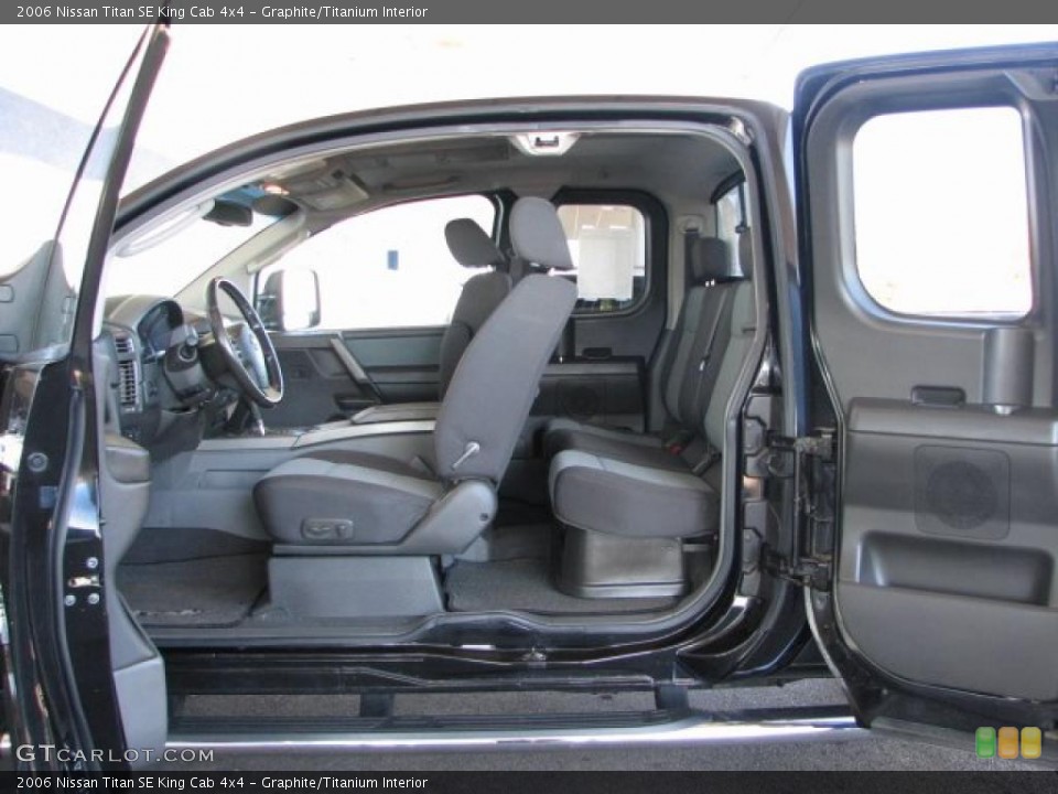 Graphite/Titanium Interior Photo for the 2006 Nissan Titan SE King Cab 4x4 #39880707