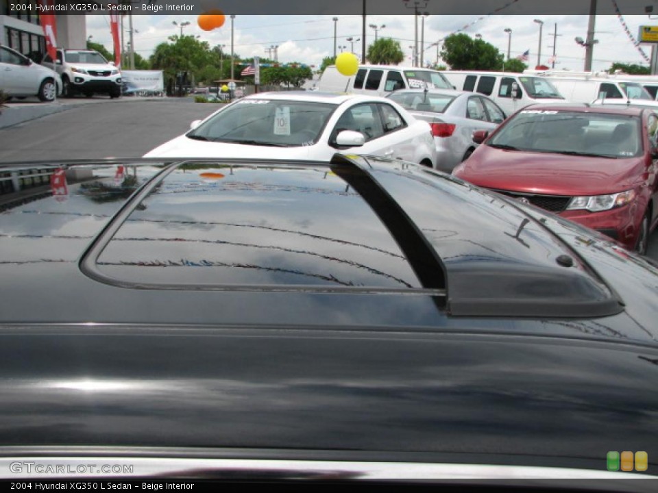 Beige Interior Sunroof for the 2004 Hyundai XG350 L Sedan #39886768