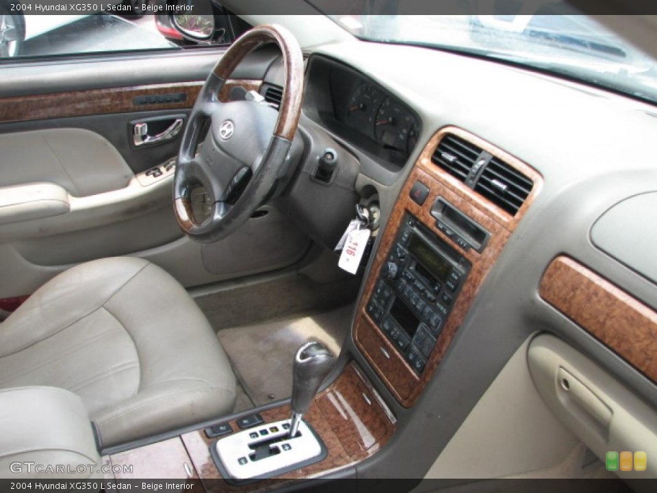 Beige Interior Dashboard for the 2004 Hyundai XG350 L Sedan #39886776