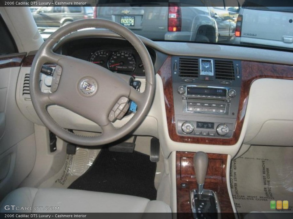 Cashmere Interior Dashboard for the 2006 Cadillac DTS Luxury #39894831