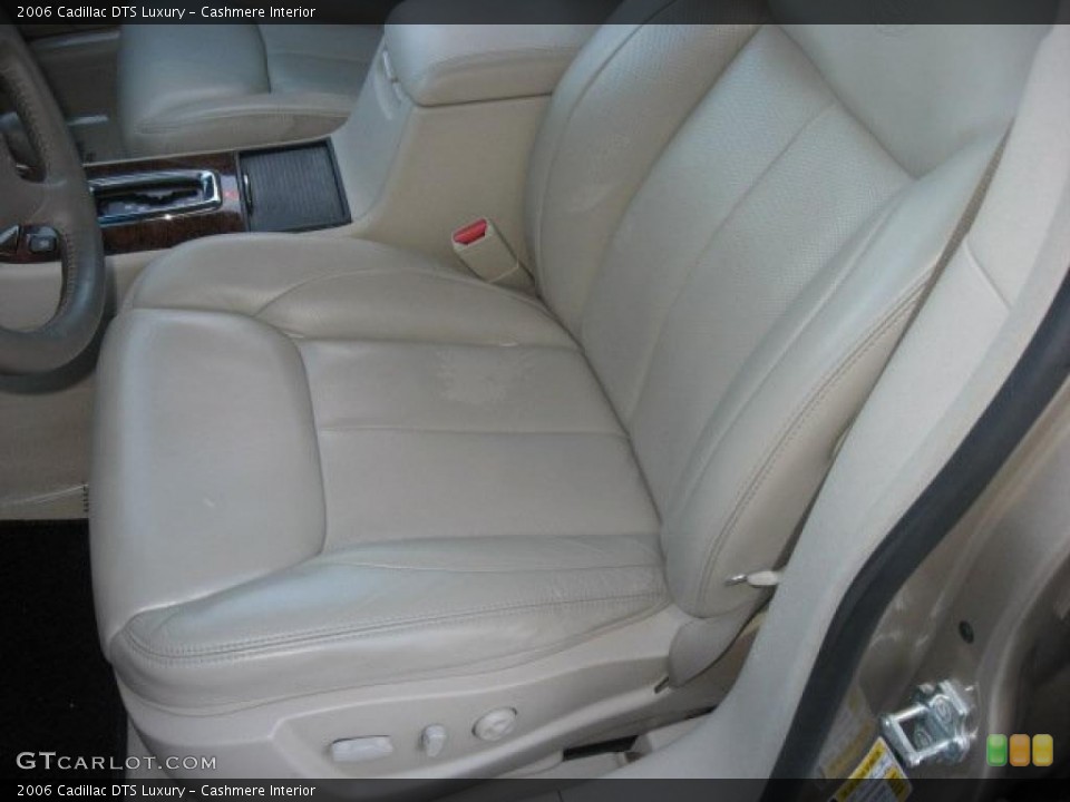 Cashmere Interior Photo for the 2006 Cadillac DTS Luxury #39894847