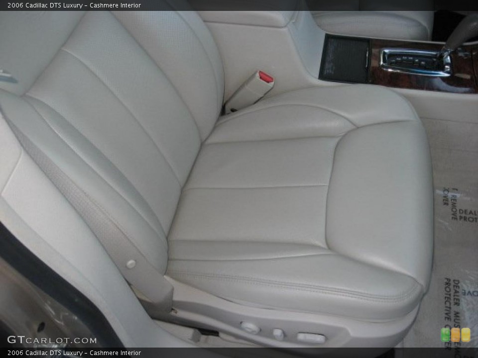 Cashmere Interior Photo for the 2006 Cadillac DTS Luxury #39894935