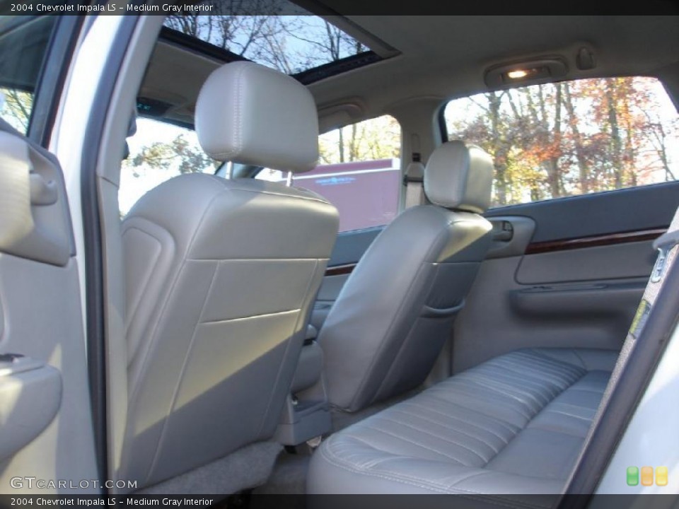 Medium Gray Interior Photo for the 2004 Chevrolet Impala LS #39899021