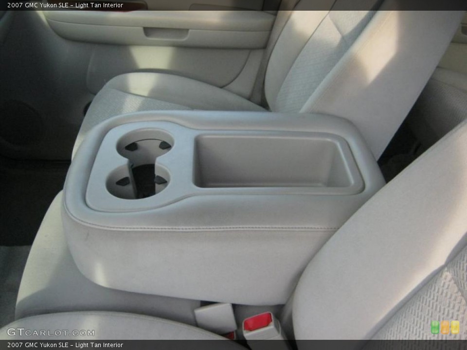 Light Tan Interior Photo for the 2007 GMC Yukon SLE #39902063