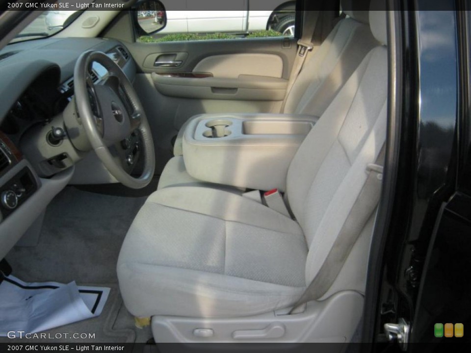 Light Tan Interior Photo for the 2007 GMC Yukon SLE #39902075