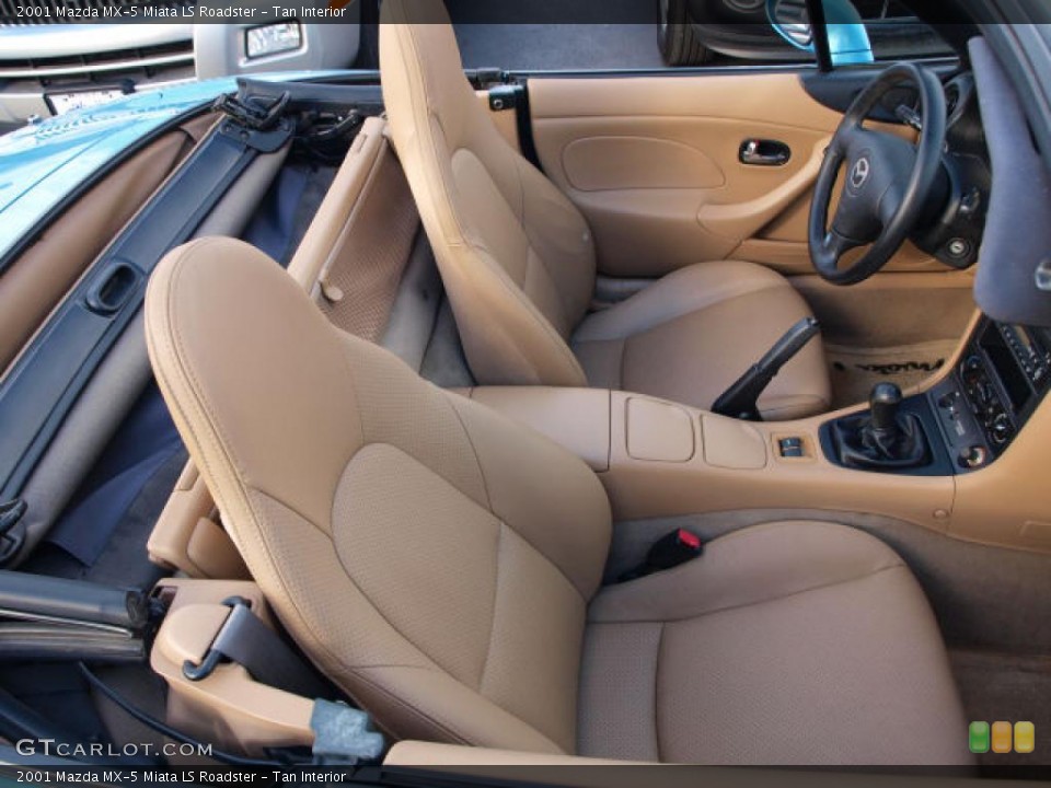 Tan Interior Photo for the 2001 Mazda MX-5 Miata LS Roadster #39904659