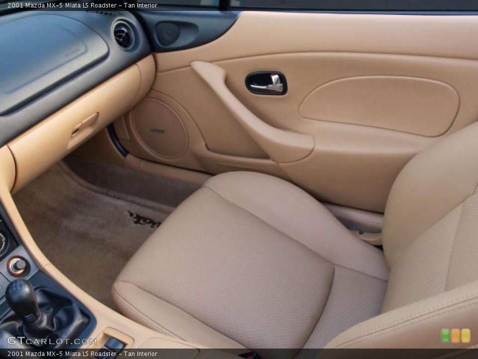 Tan Interior Photo for the 2001 Mazda MX-5 Miata LS Roadster #39904711
