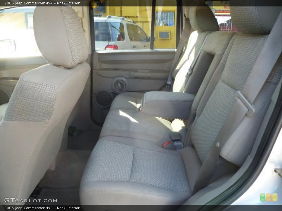 Khaki Interior Photo for the 2006 Jeep Commander 4x4 #39906291