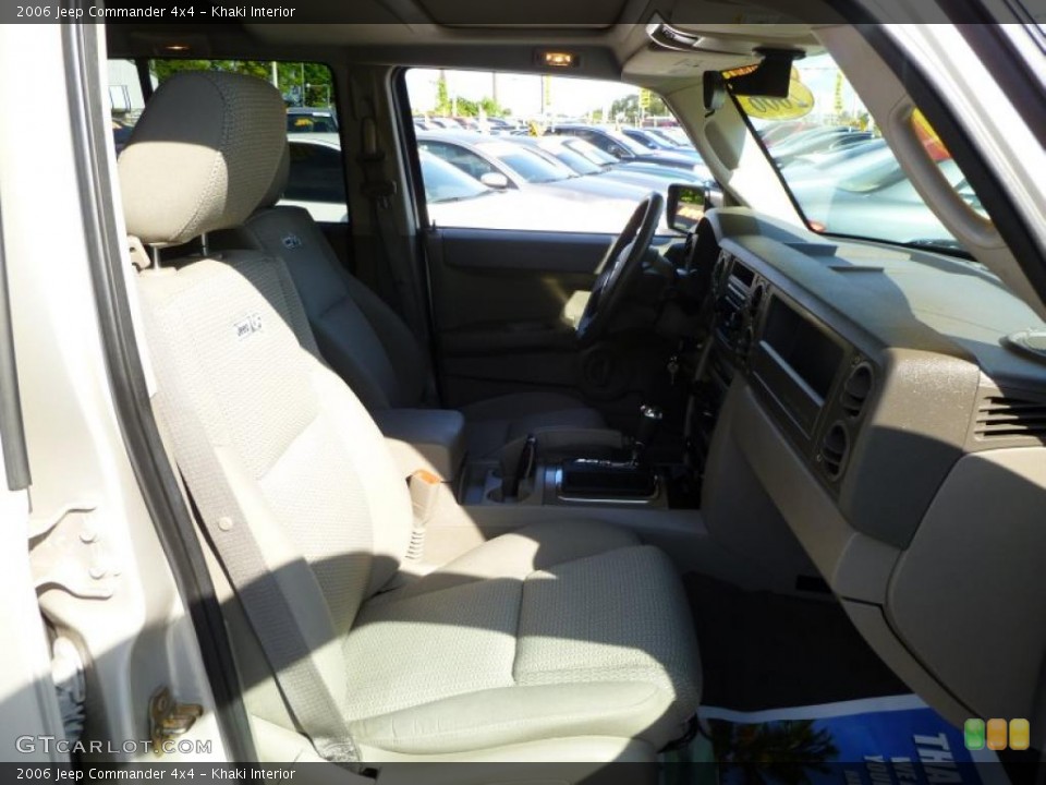 Khaki Interior Photo for the 2006 Jeep Commander 4x4 #39906323