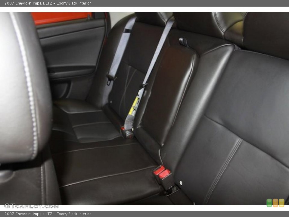 Ebony Black Interior Photo for the 2007 Chevrolet Impala LTZ #39906779