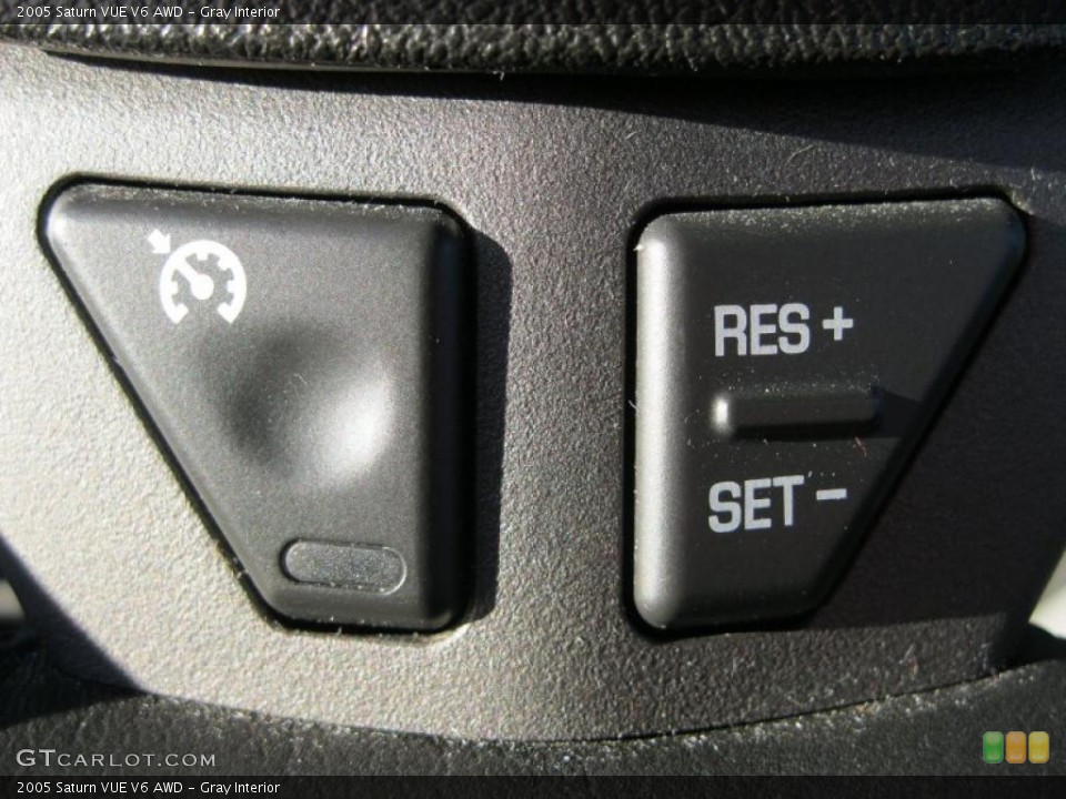 Gray Interior Controls for the 2005 Saturn VUE V6 AWD #39908603