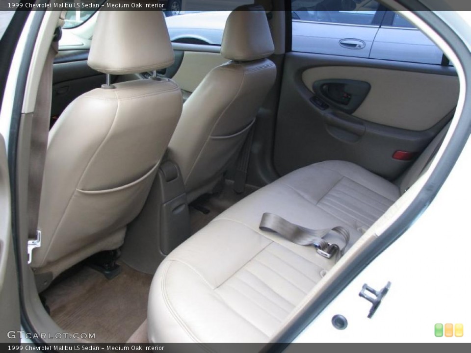 Medium Oak Interior Photo for the 1999 Chevrolet Malibu LS Sedan #39909763