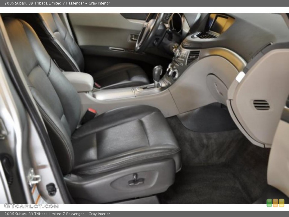 Gray Interior Photo for the 2006 Subaru B9 Tribeca Limited 7 Passenger #39911955