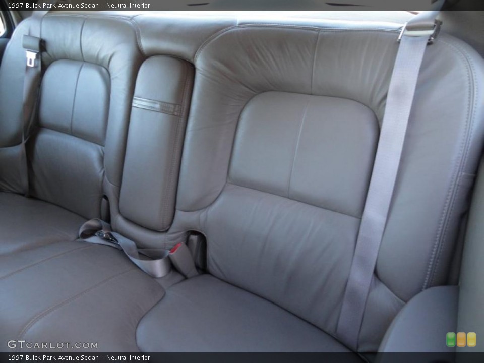 Neutral Interior Photo for the 1997 Buick Park Avenue Sedan #39916775