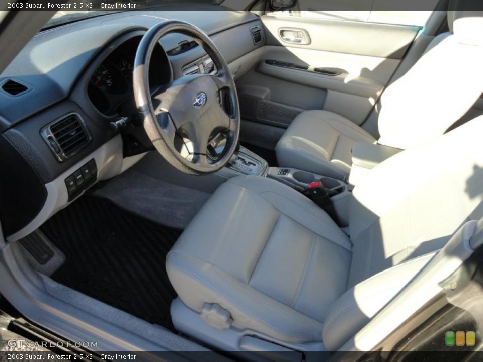 Gray Interior Photo for the 2003 Subaru Forester 2.5 XS #39917259