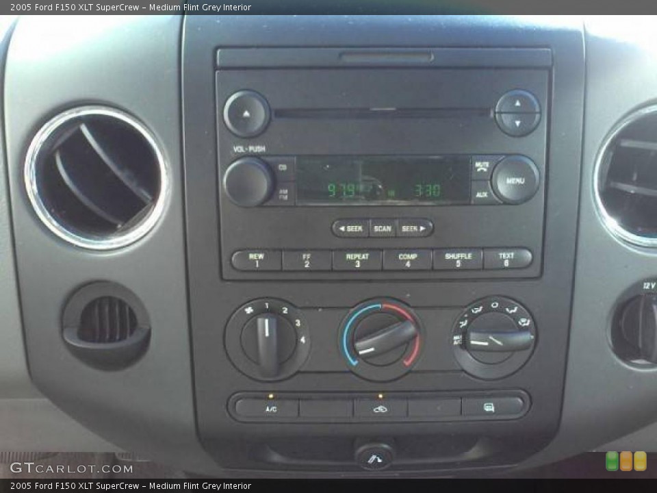 Medium Flint Grey Interior Controls for the 2005 Ford F150 XLT SuperCrew #39919731