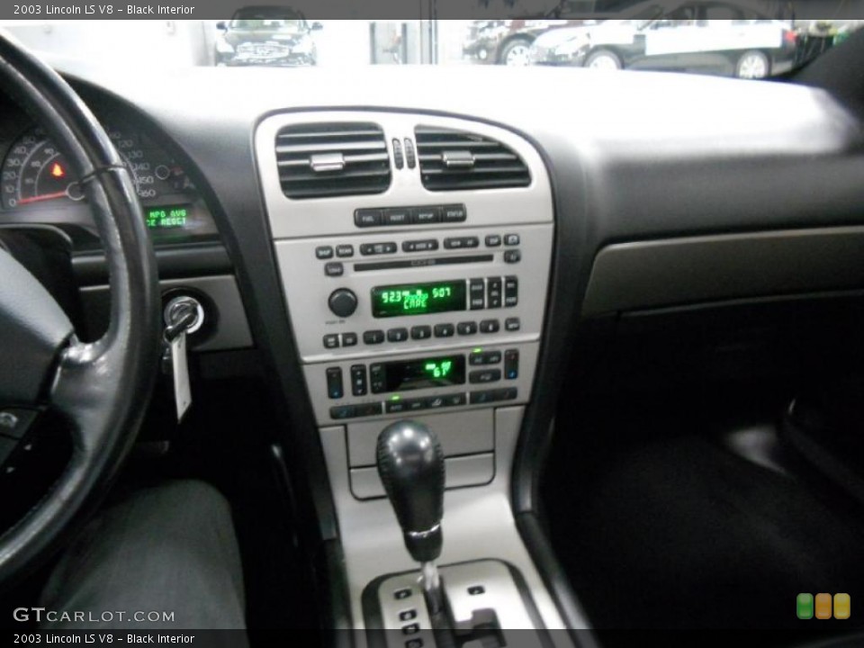 Black Interior Controls for the 2003 Lincoln LS V8 #39920031