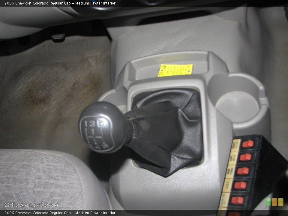 Medium Pewter Interior Transmission for the 2006 Chevrolet Colorado Regular Cab #39923831