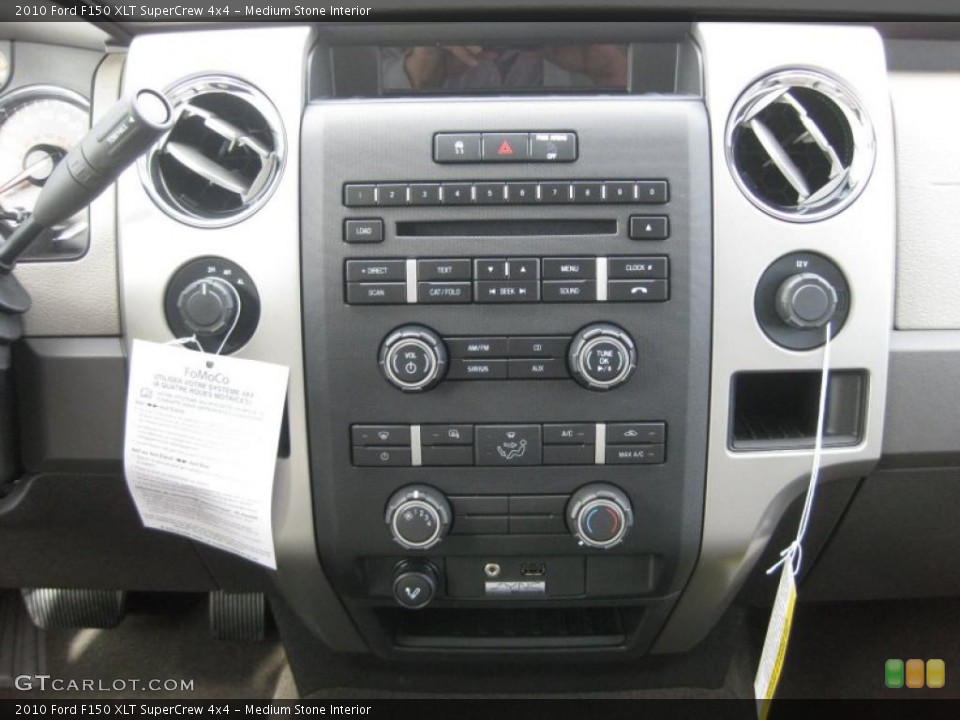 Medium Stone Interior Controls for the 2010 Ford F150 XLT SuperCrew 4x4 #39934588