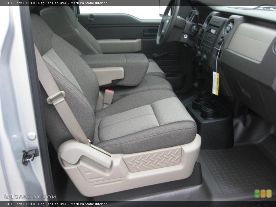 Medium Stone Interior Photo for the 2010 Ford F150 XL Regular Cab 4x4 #39935392